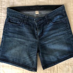 Banana republic denim shorts. Size 26R